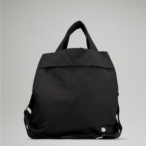 Lululemon On My Level 19L Tote Bag Black Gold Hardware